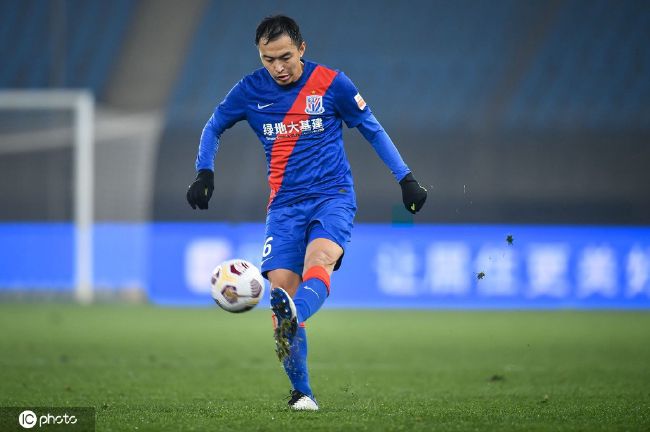 在本轮英超，阿森纳2-0击败布莱顿，以下为双方全场数据对比：阿森纳vs布莱顿射门：26-6射正：9-1预期进球：2.26-0.69控球率50%-50%传球成功率：90%-89%犯规：11-9黄牌：1-3角球：10-1